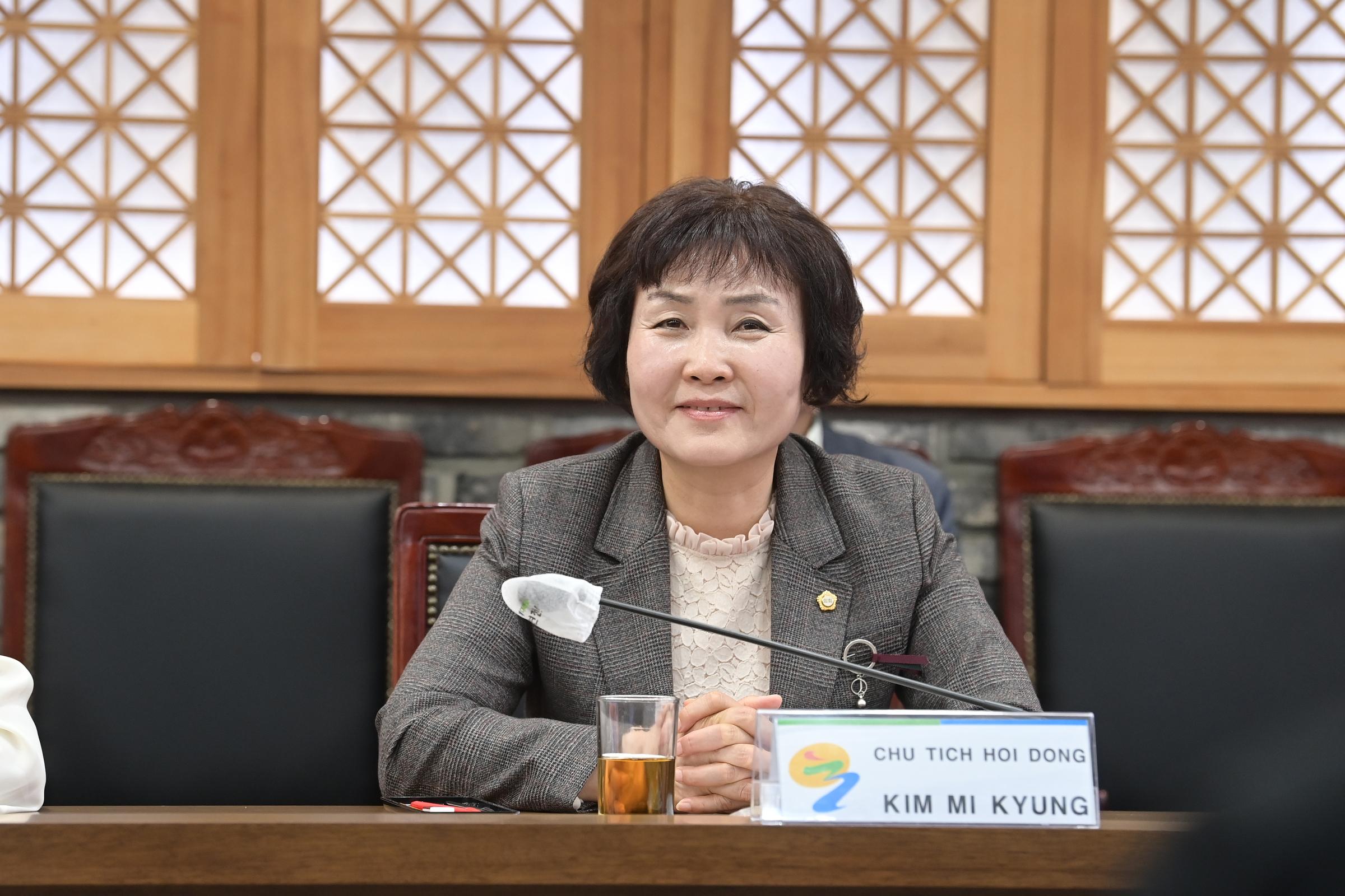 베트남 동탑성 대표단 접견